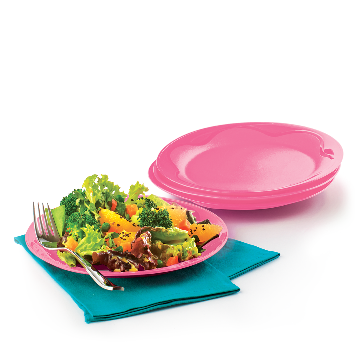 Come tus comidas favoritas en estos originales platos con diseño en ondas para una apariencia diferente. 