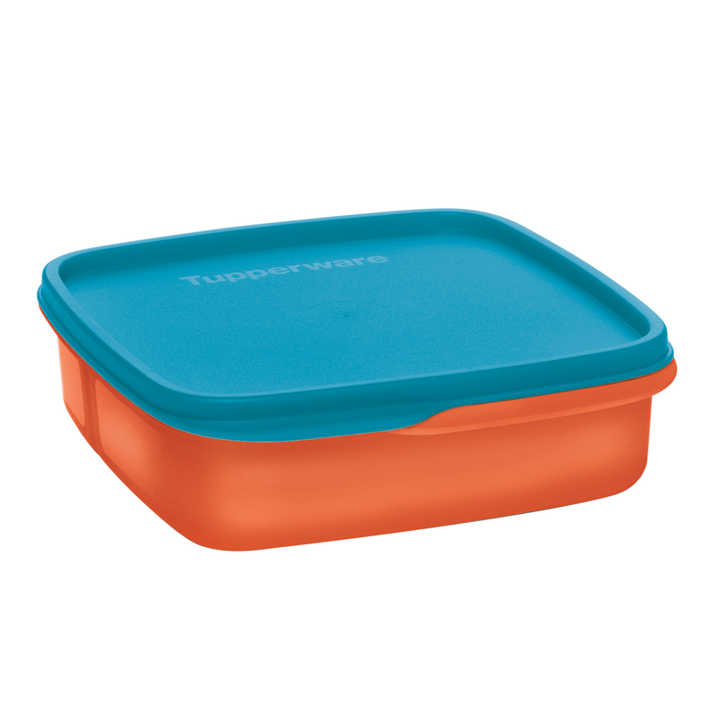 Contenedor para lunch con divisiones  variedad de alimentos en un mismo recipiente sin que se mezclen.  Alto: 4.5 cm Ancho: 15 cm Largo: 26 cm
