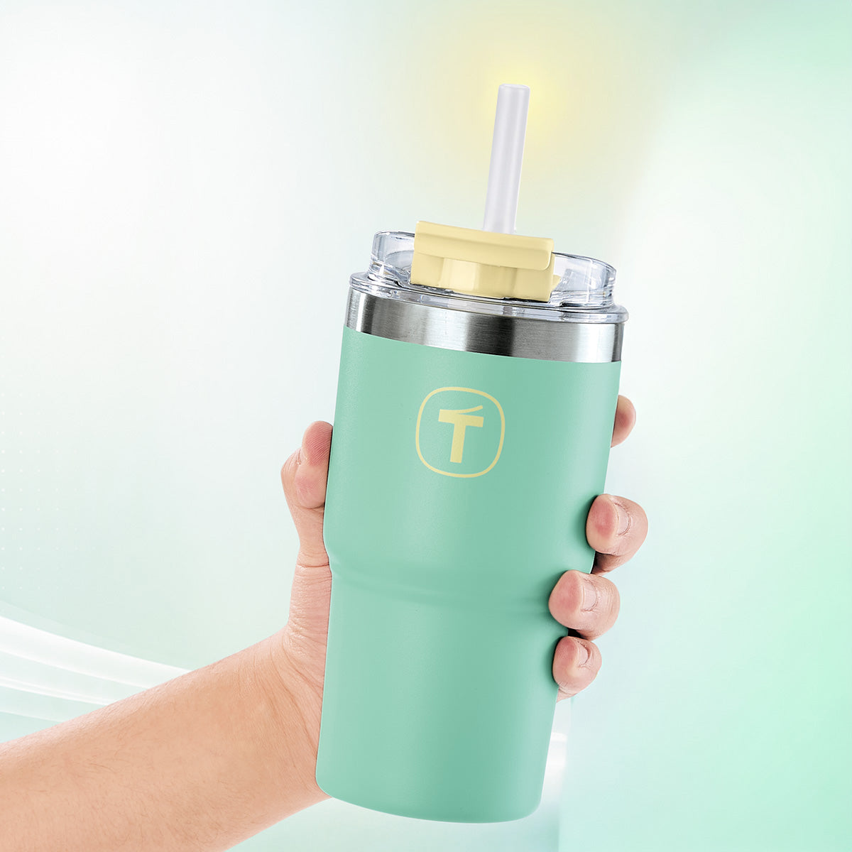 El Termo Big T se convertirá en tu nuevo esencial del día a día. ¡Lleva contigo a dónde vayas! Tú decides que llevar: agua. té , café, smoothies , jugos, frappés , infusiones, etc sin derrames.